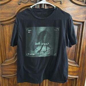 Hot topic Black "Look Away" creature graphic Tshirt